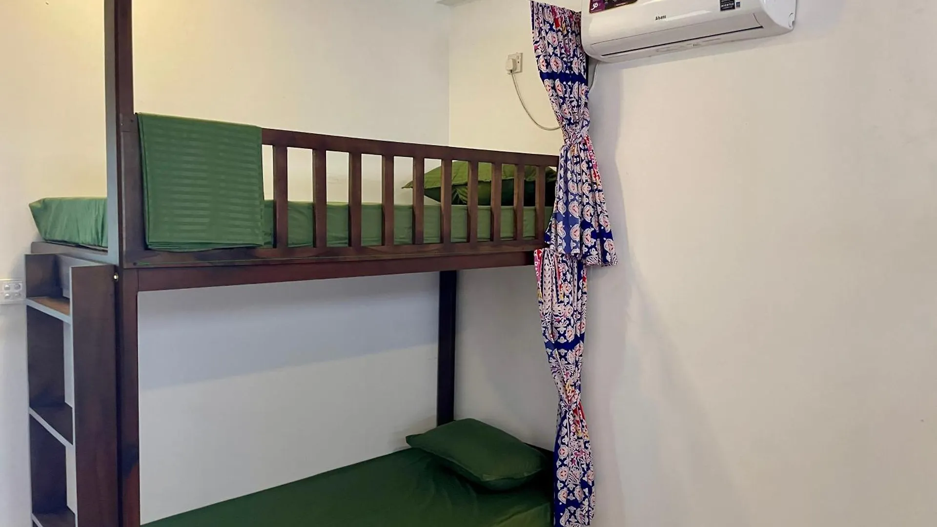 Curly Hostel 니곰보 스리랑카