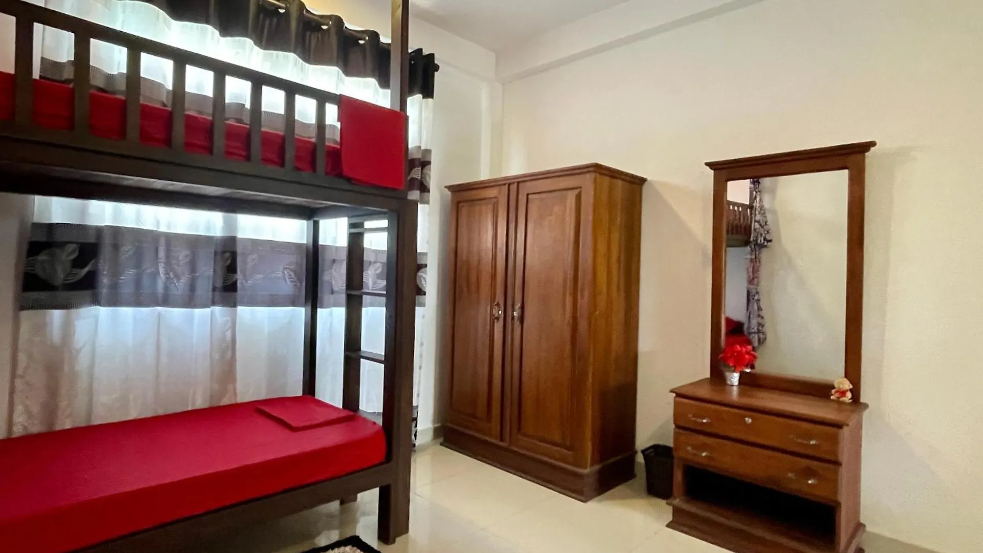 Curly Hostel 니곰보 스리랑카