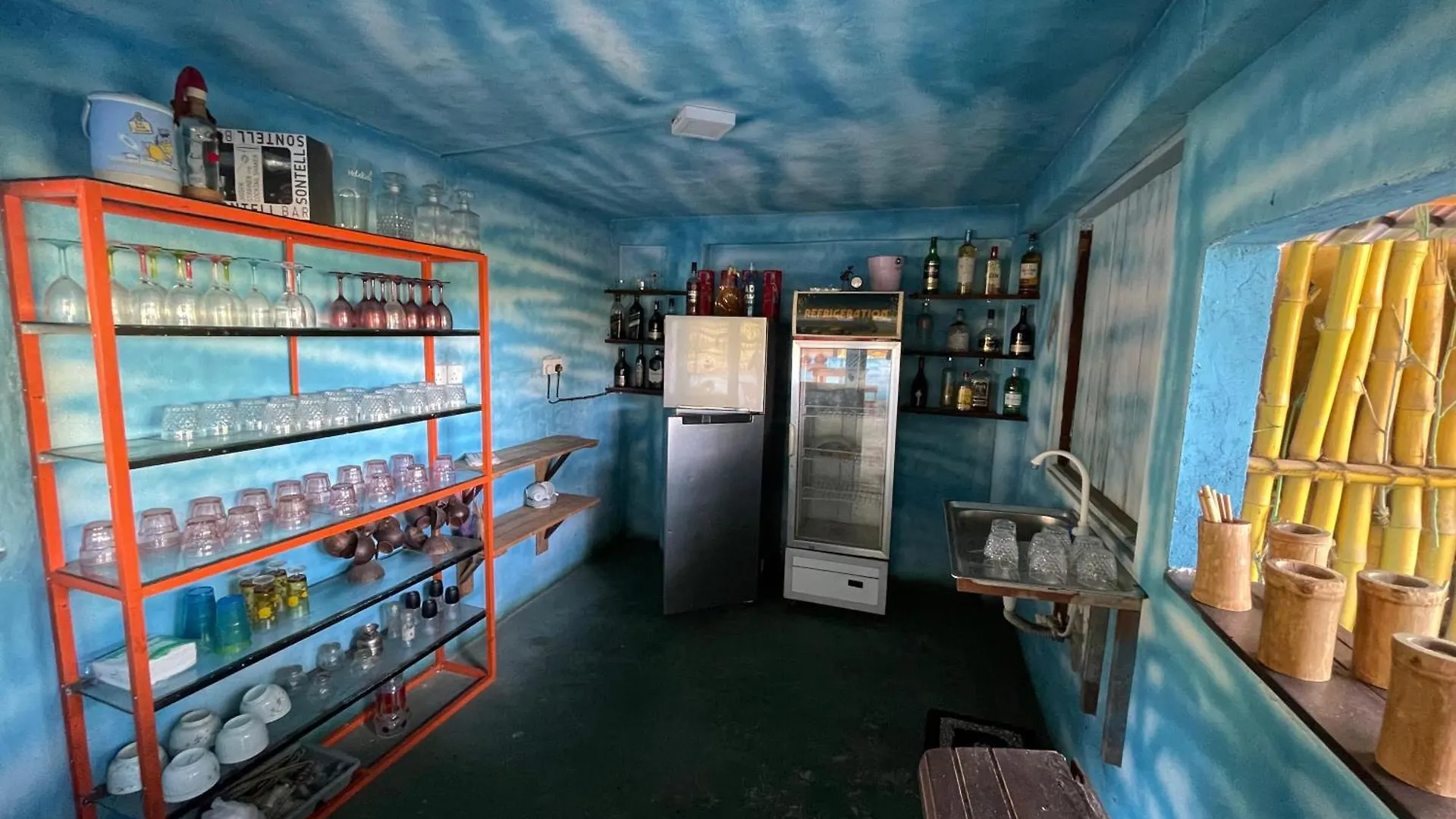 Curly Hostel Νεγκόμπο 0*,