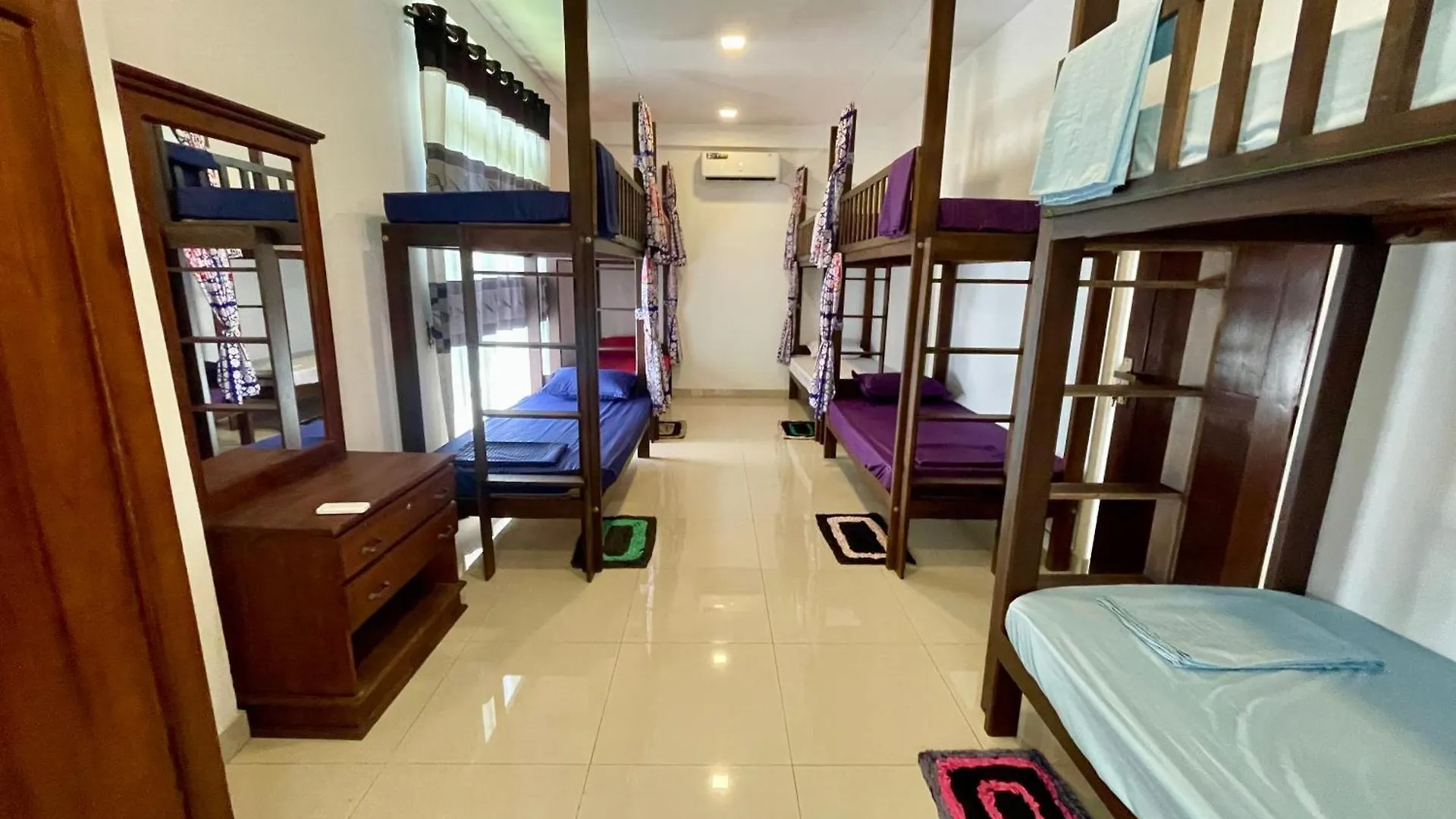 Curly Hostel Νεγκόμπο 0*,