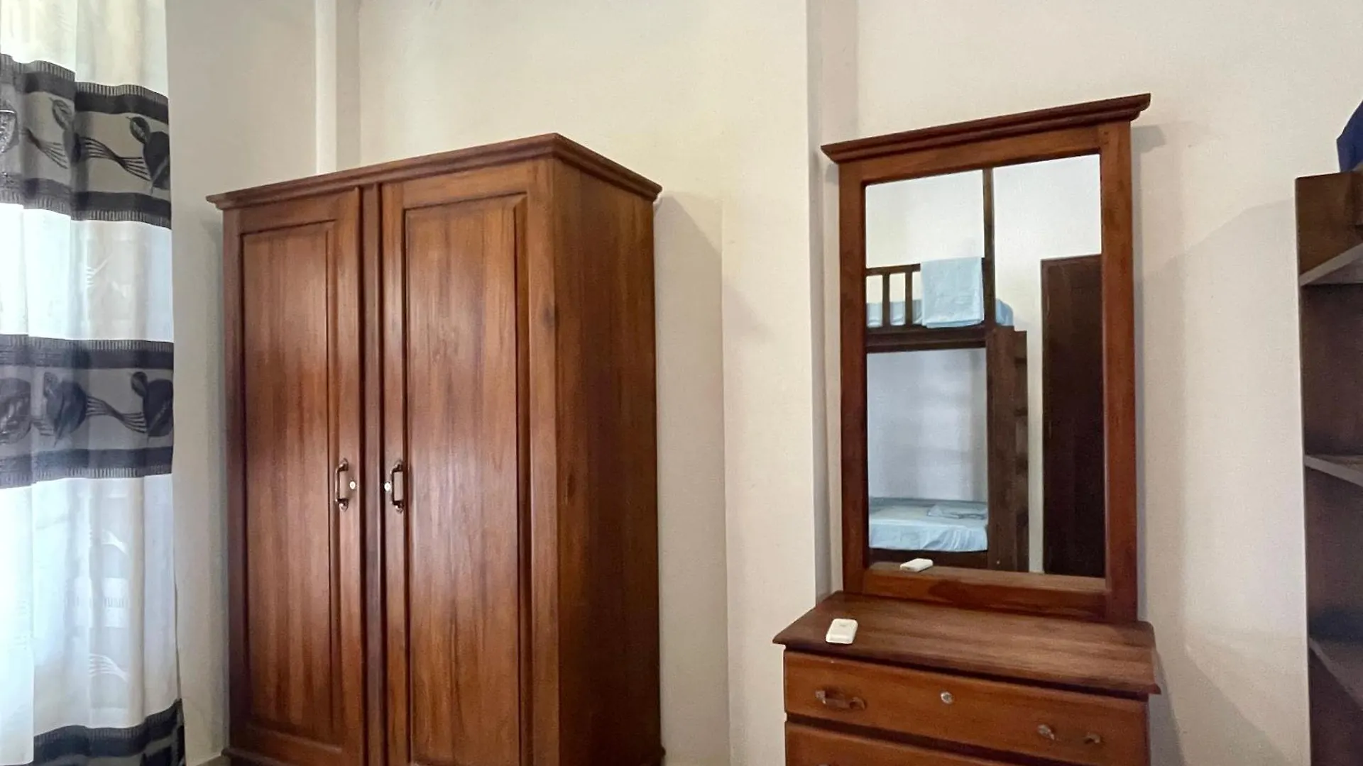 Curly Hostel Negombo